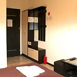 Hotel Breeze *