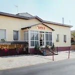 Breeze Hotel *