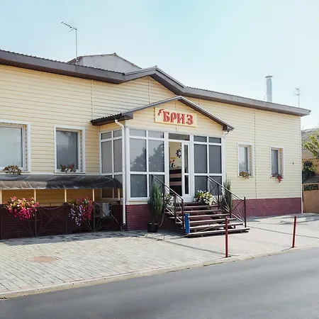 Breeze Hotel *